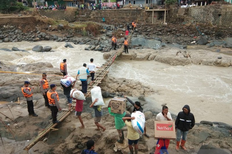 Menteri PUPR Basuki pimpin rapat penanganan banjir di Jabar