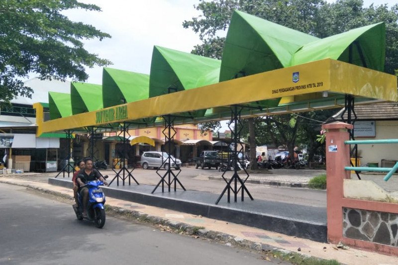 Disdag segera memanfaatkan lapak suvenir Pasar Dasan Agung