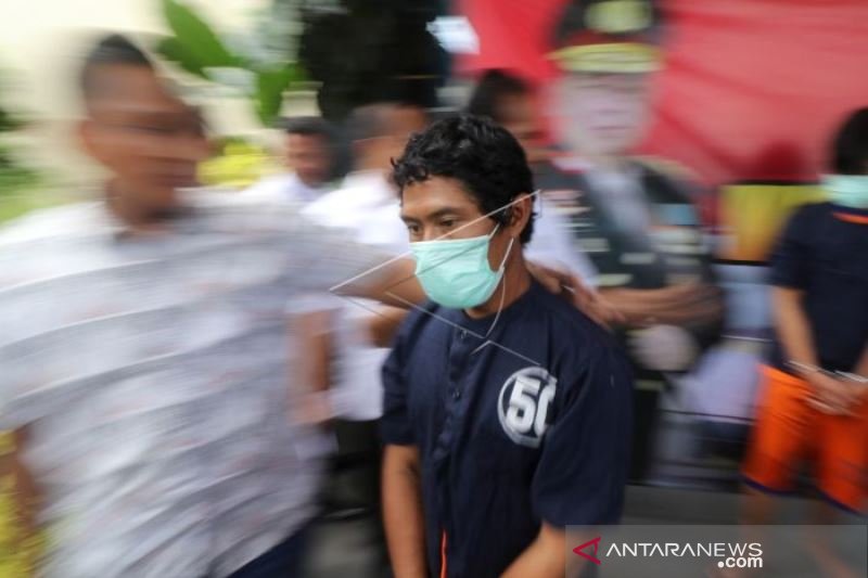 DUA TERSANGKA BEGAL PAYUDARA DITANGKAP POLISI