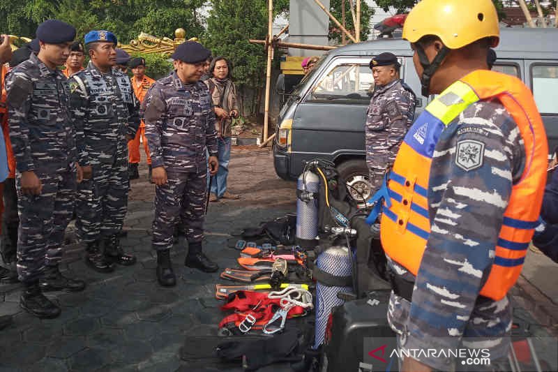 Lanal Cirebon siagakan personel bantu penanganan bencana di musim hujan