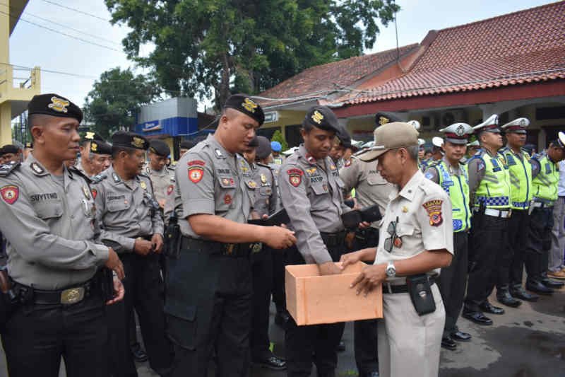 Polres Cirebon Kota galang donasi bagi korban bencana di Bogor dan sekitarnya