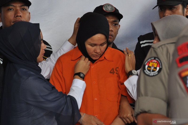 Putri Sulung Hakim PN Medan Minta Ibu Tirinya Dihukum Mati - ANTARA ...