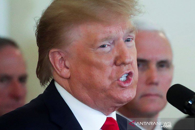 Harga minyak anjlok setelah Trump 'mengecilkan' serangan Iran
