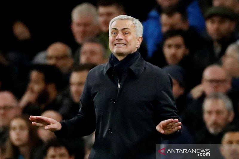 Komentar Mourinho setelah dikalahkan Klopp