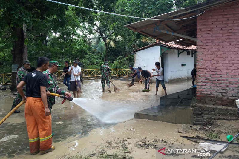 Banjir di Kalijaga Kota Cirebon sudah surut dan warga kembali ke rumah