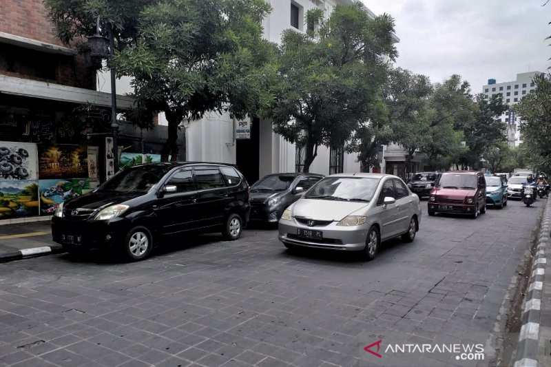 Jalan Braga Bandung direncanakan steril dari parkir kendaraan