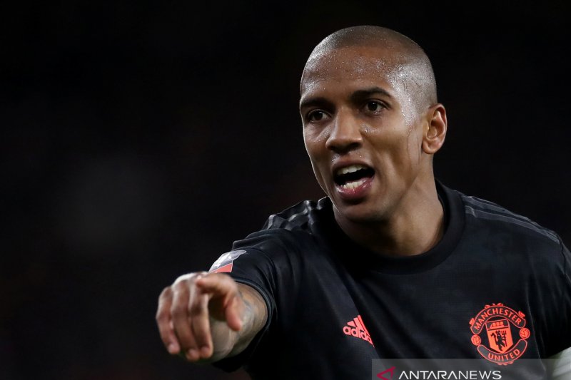 Inter Milan capai kesapakatan boyong Ashley Young