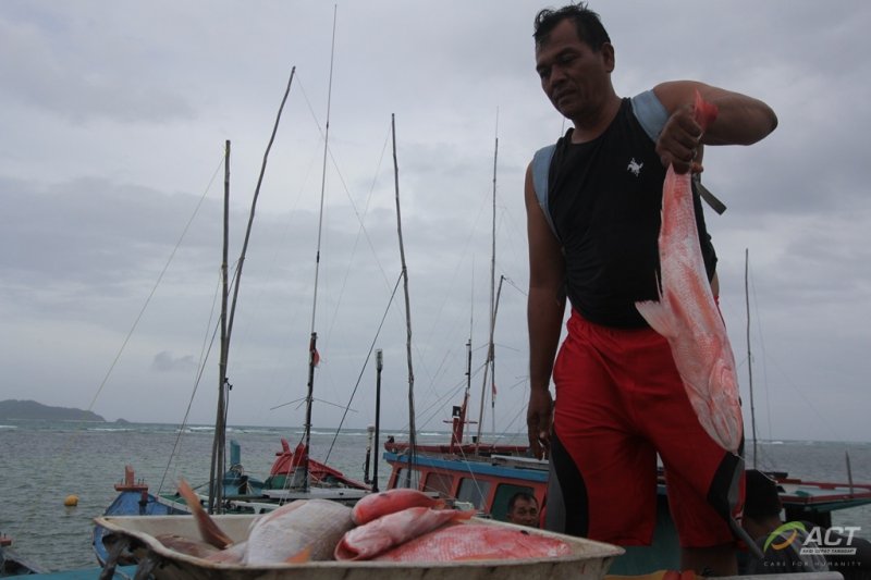 Nelayan Natuna Tolak Menjaring Ikan Demi Kelestarian Lingkungan Laut Antara News