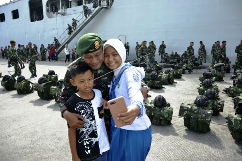 Kepulaungan TNI Satgas pembangunan insfrastruktur Papua