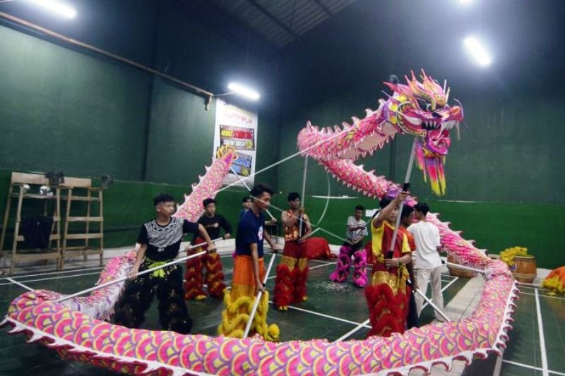 Barongsai untuk persiapan Imlek