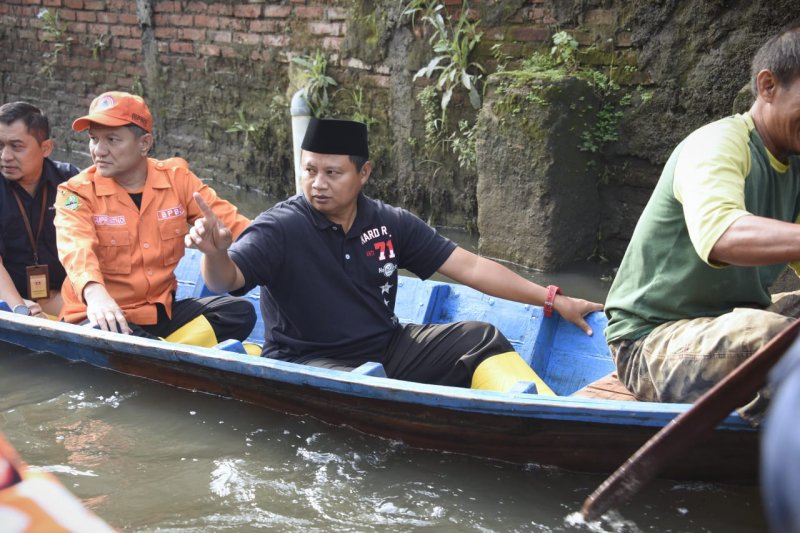 Wagub Jabar dengarkan langsung keluhan warga terdampak banjir Kab Bandung