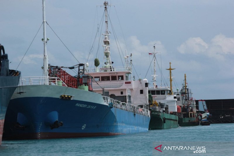 Perairan Galang Batang kotor diduga akibat pendalaman alur