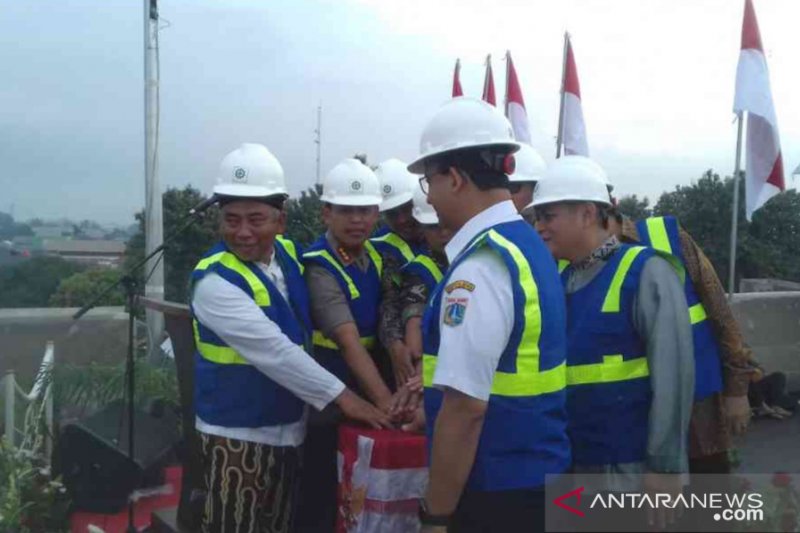 Gubernur DKI dan Wali Kota Bekasi resmikan dua jalan layang Bantar Gebang