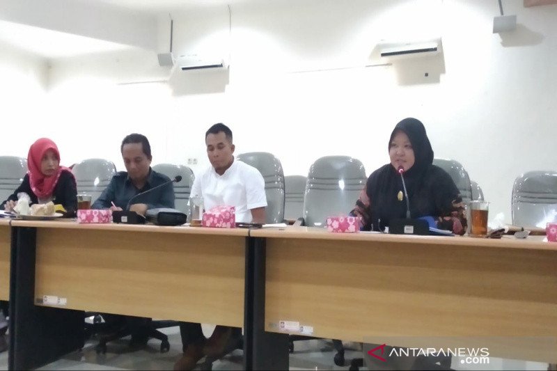 DPRD Kulon Progo mempertanyakan lambannya pertumbuhan investasi