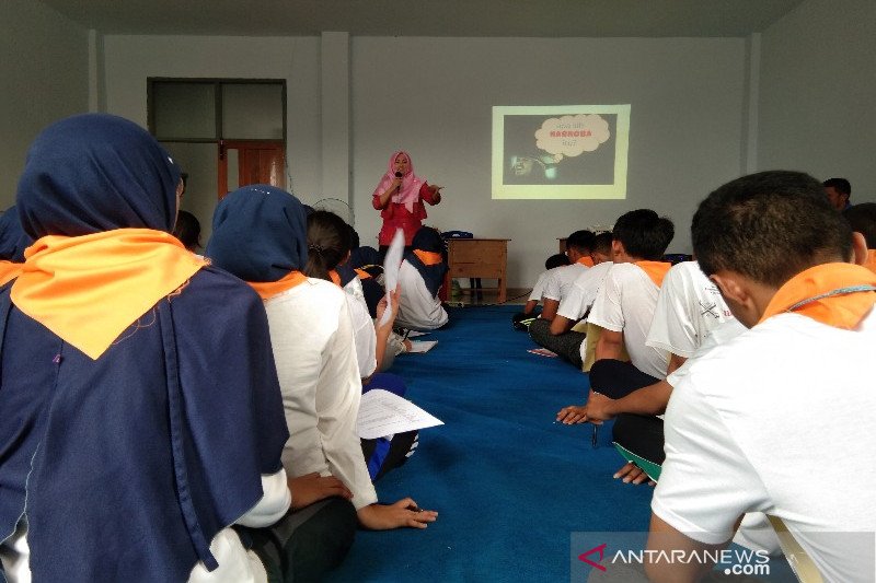 Bnn Edukasi Siswa Soal Bahaya Penyalahgunaan Narkoba Antara News Sulawesi Tenggara Antara News Kendari Sulawesi Tenggara Berita Terkini Sulawesi Tenggara