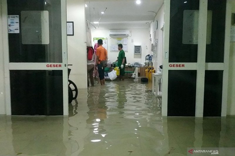 Rumah Sakit Islam Surabaya banjir