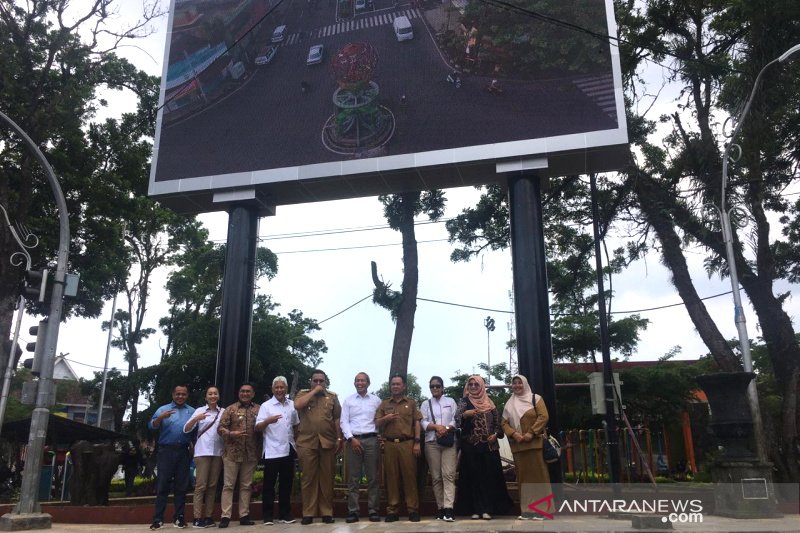 LKBN Antara dan Pemkot Tasikmalaya resmikan media videotron di pusat kota