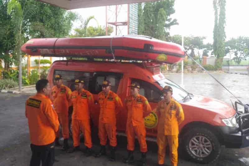 Tim SAR cari seorang anak tenggelam di Sungai Cimanuk Indramayu