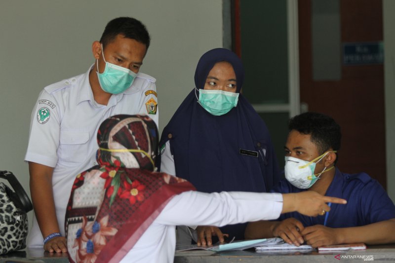 TANPA KARANTINA TIGA MAHASISWA DARI CHINA TIBA DI KENDARI