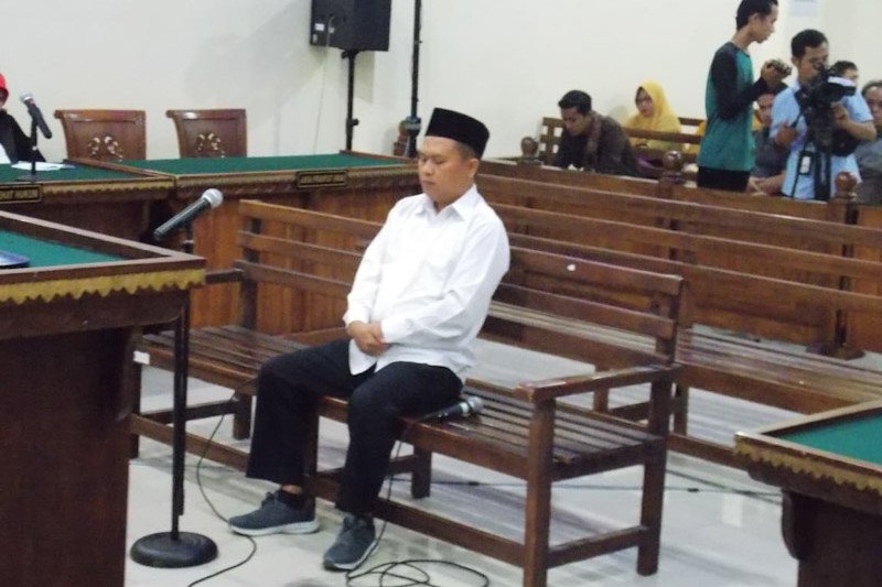 Jaksa tuntut dua terdakwa suap fee proyek Lampung Utara