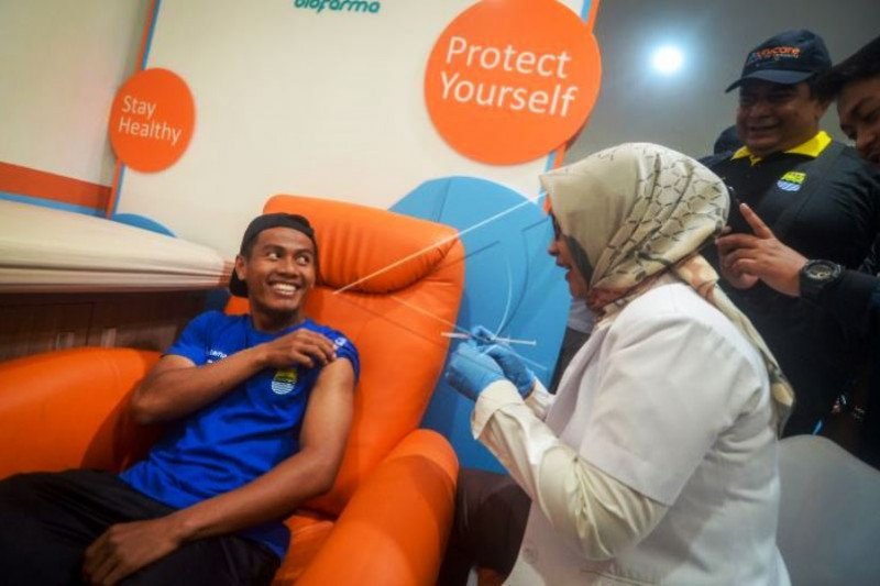 Pemberian Vaksin Influenza Pemain Persib  Bandung