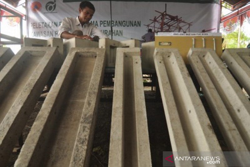 Panel rumah instan sederhana buatan penyintas bencana