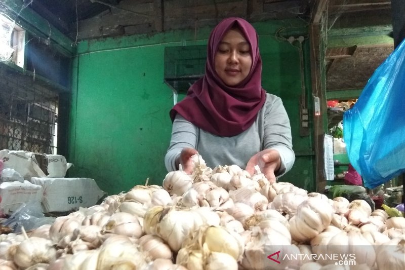 Satgas Pangan Garut telusuri kenaikan harga kebutuhan pokok di pasar tradisional