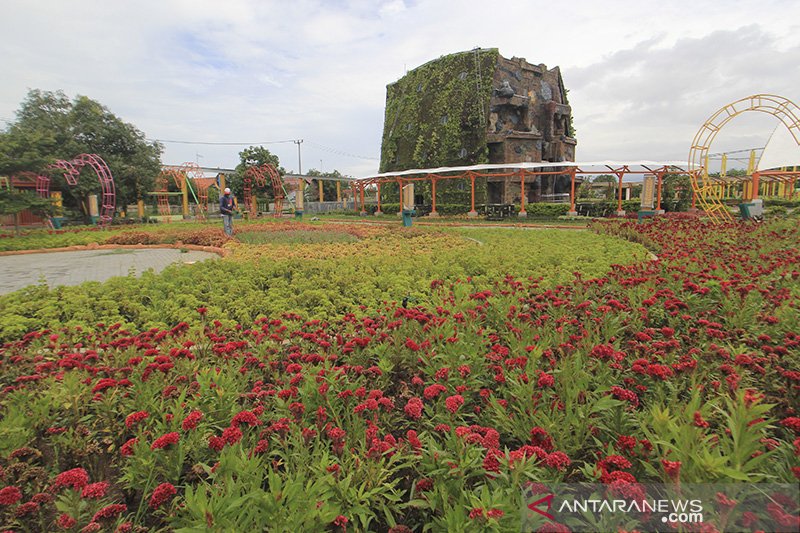 Pembangunan wisata air terjun buatan