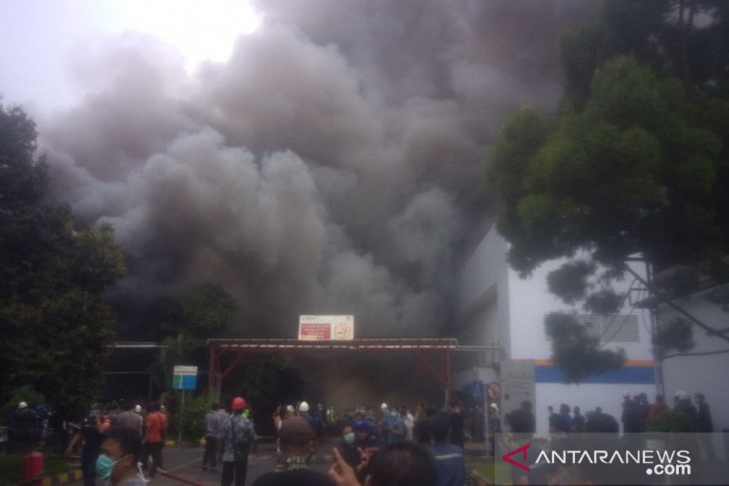 Damkar Sukabumi atasi kebakaran pabrik PT Kino Indonesia