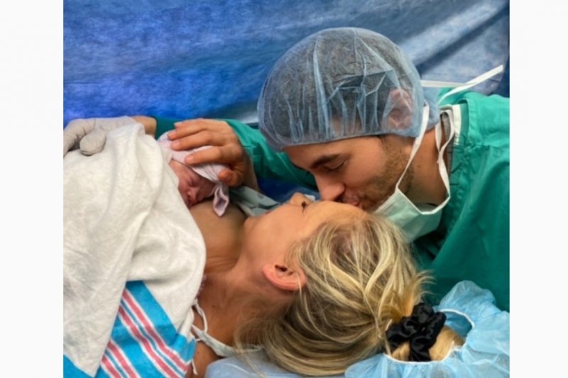 Enrique Iglesias Dan Anna Kournikova Dikaruniai Anak Ketiga Antara News