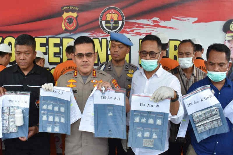 Polisi Cirebon Kota bekuk tujuh pengedar sabu-sabu