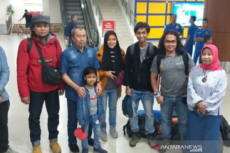Alhamdulillah, lima mahasiswa Riau tiba usai karantina