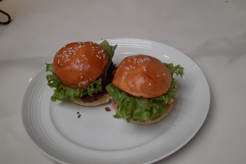 Cara Buat Daging Burger Sendiri / Resep Cara Membuat Burger Daging Sapi