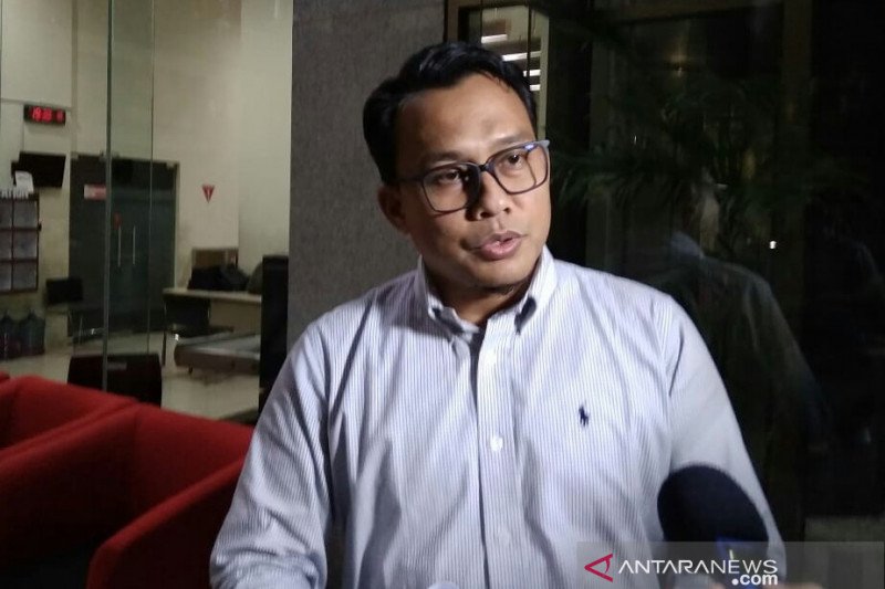 KPK amankan dokumen ketika geledah Kantor DPRD Tulungagung