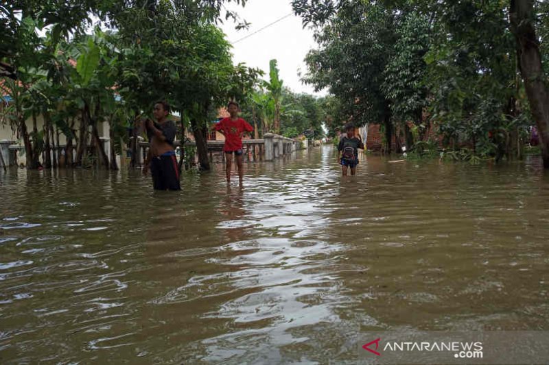 Kerusakan pintu air Sungai Cisanggarung sebabkan banjir di Kabupaten Cirebon