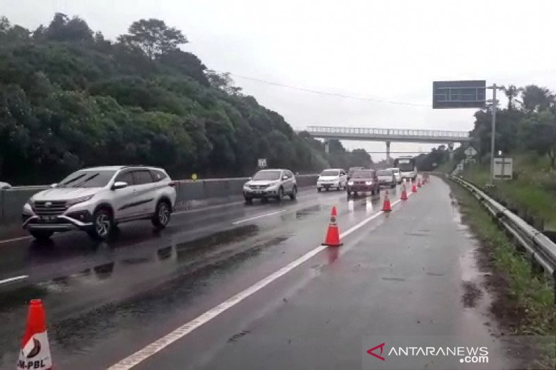 Polisi pastikan arus kendaraan di Tol Cipularang KM 118 sudah normal