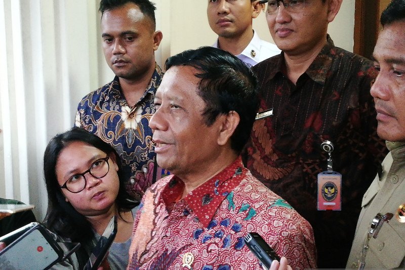 Omnibus Law salah ketik, Mahfud: hanya satu pasal