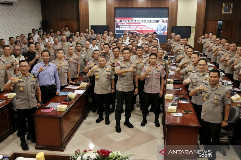 Kapolrestabes Bandung berganti dari Kombes Irman ke Kombes Ulung Sampurna jaya