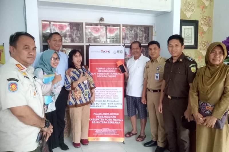 Bank Sulteng Poso pasang alat perekam pajak daerah
