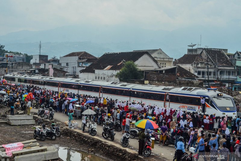 Dirut PT KAI: Reaktivasi kereta api Cibatu-Garut kado hari jadi Garut
