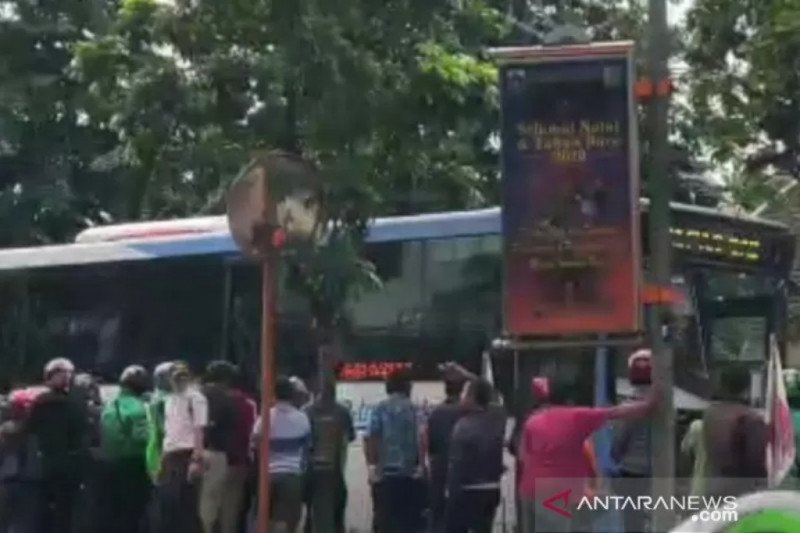 bentrokan massal akibat motor di Jalan Pemuda