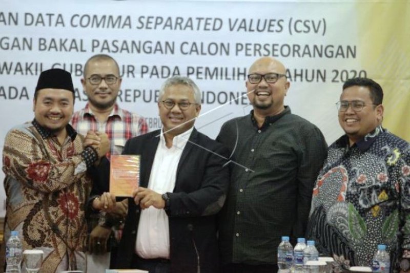 Penyerahan Data Syarat Bakal Caon Pilkada Serentak