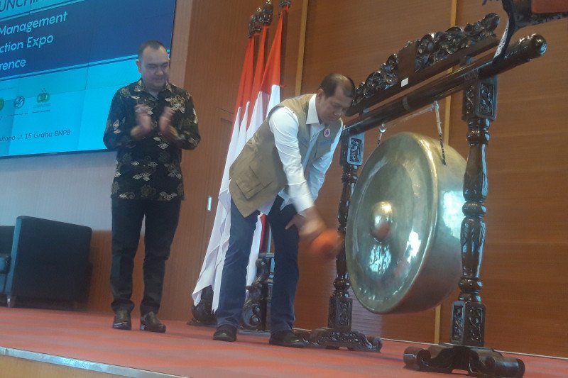 Tsunami dapat diredam melalui vegetasi, kata BNPB