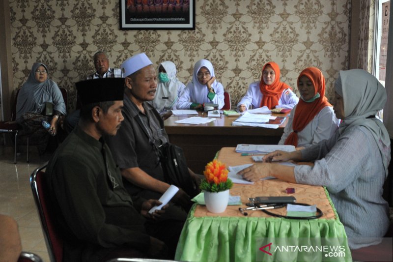 Pantau kesehatan calon haji 2020