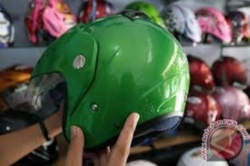 Tips hindari jamur helm di musim hujan