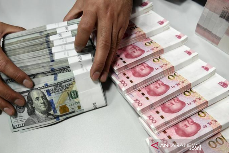 Yuan merosot 70 basis poin, menjadi 7,1768 terhadap dolar AS