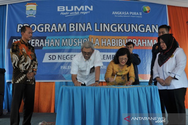 Angkasa Pura II beri bantuan pembangunan musholla Sekolah di Palembang