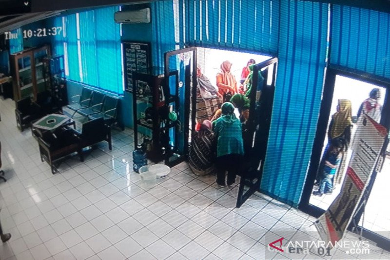 Seorang wanita melahirkan di Planetarium TIM saat mendampingi anaknya dalam kegiatan kunjungan sekolah