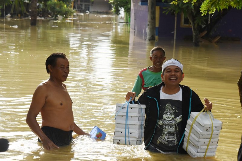 Dedi Mulyadi kirim bantuan untuk korban banjir di Karawang