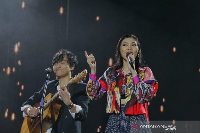 Isyana Sarasvati berduet dengan suami di panggung Java Jazz Festival